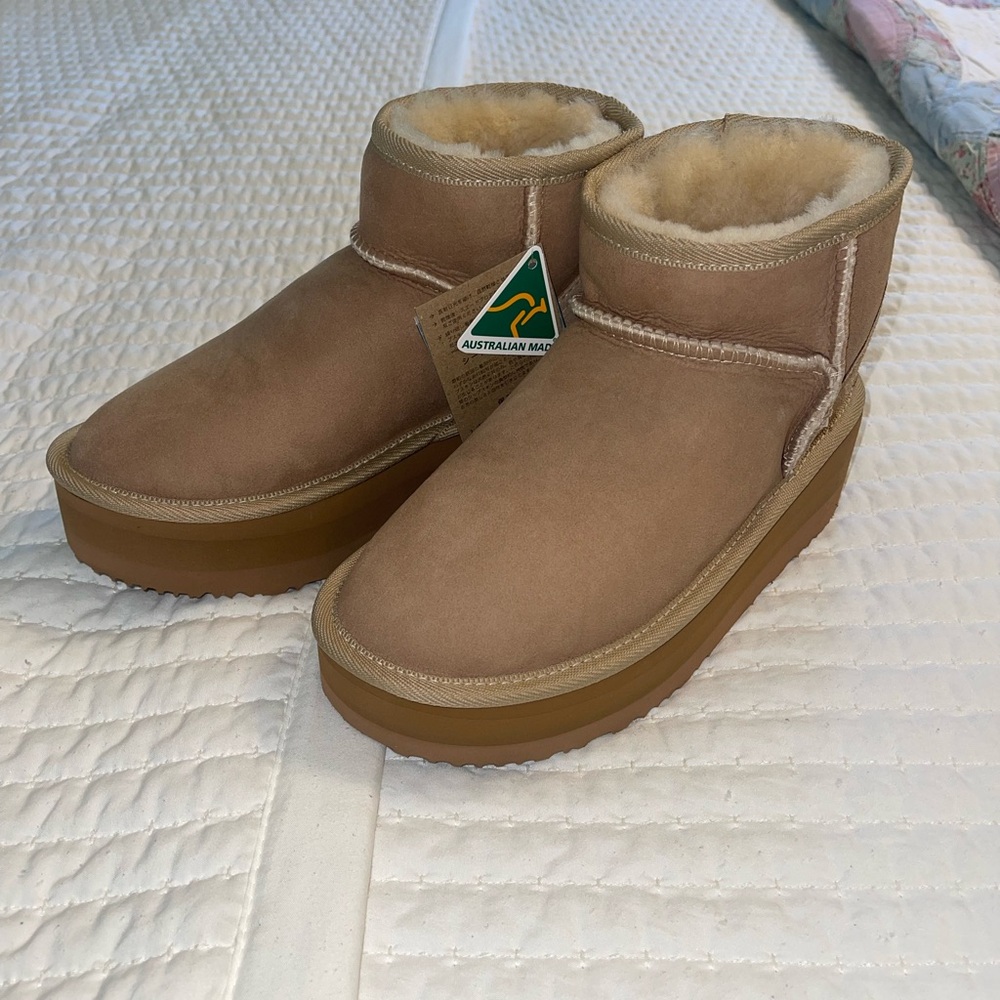 Ugg Since 1974 Size 7 Classic Ultra Mini Platform